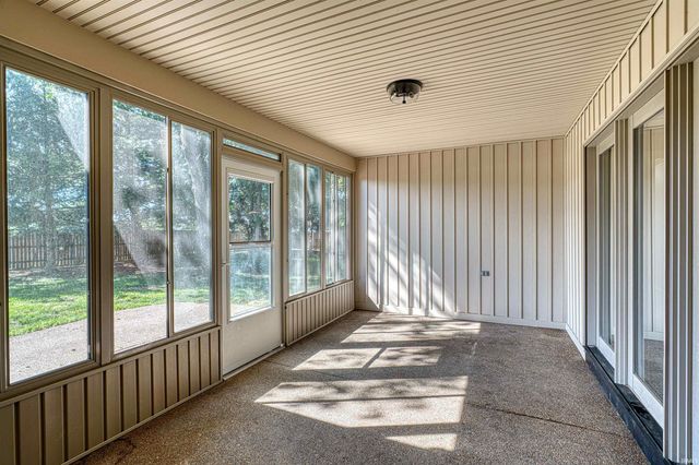 7533 Chapel Hill Court, Newburgh, IN 47630