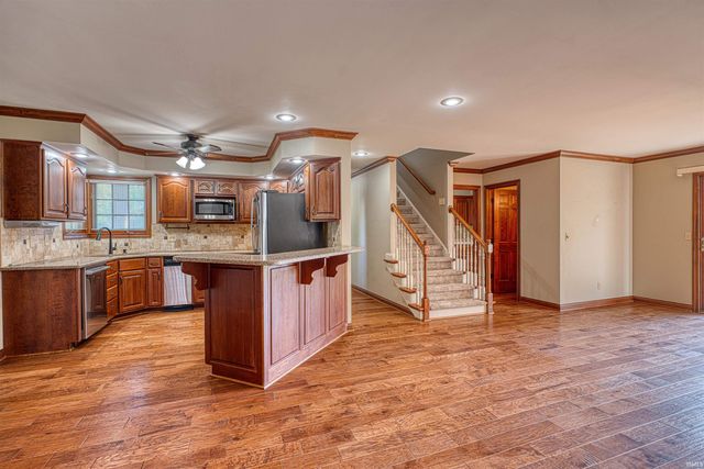 7533 Chapel Hill Court, Newburgh, IN 47630