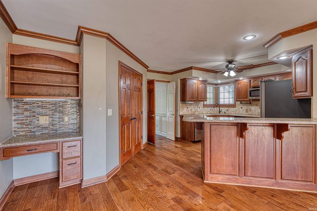 7533 Chapel Hill Court, Newburgh, IN 47630