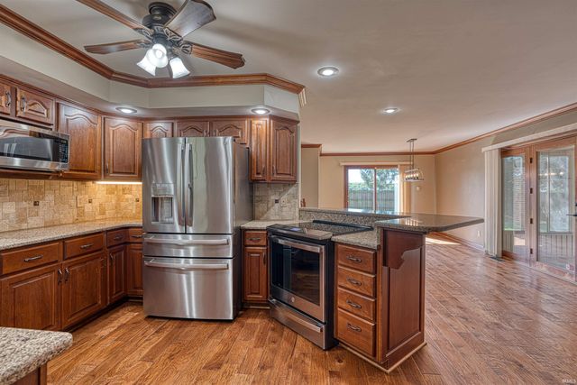 7533 Chapel Hill Court, Newburgh, IN 47630