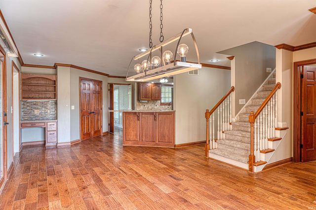 7533 Chapel Hill Court, Newburgh, IN 47630