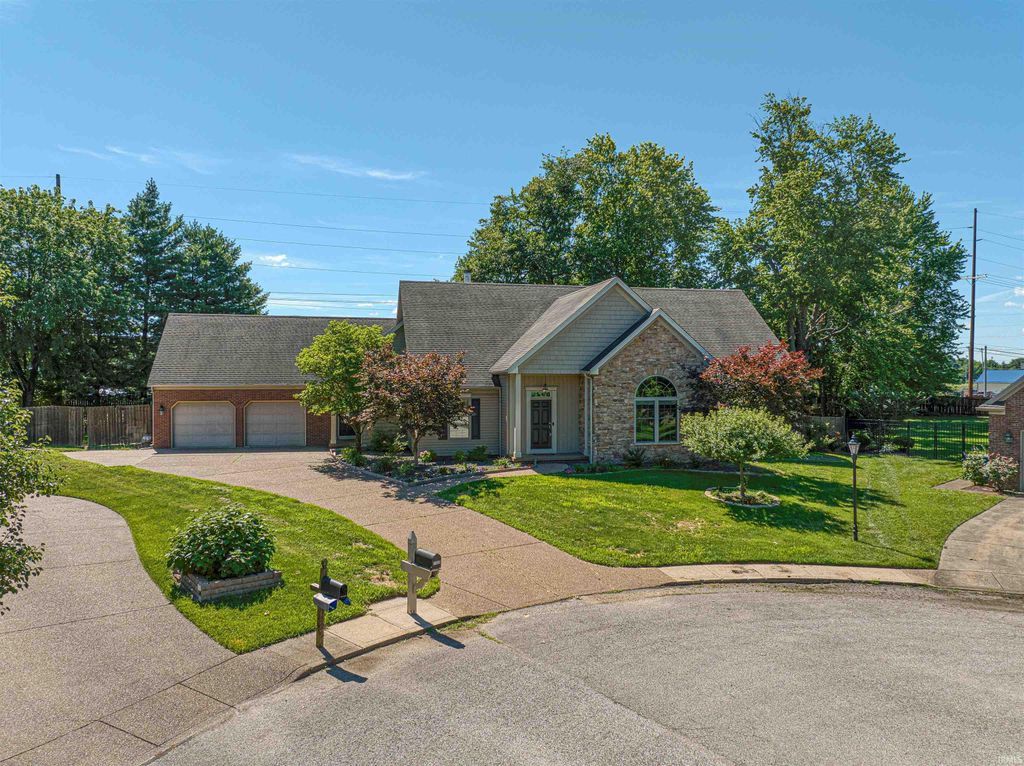 7533 Chapel Hill Court, Newburgh, IN 47630