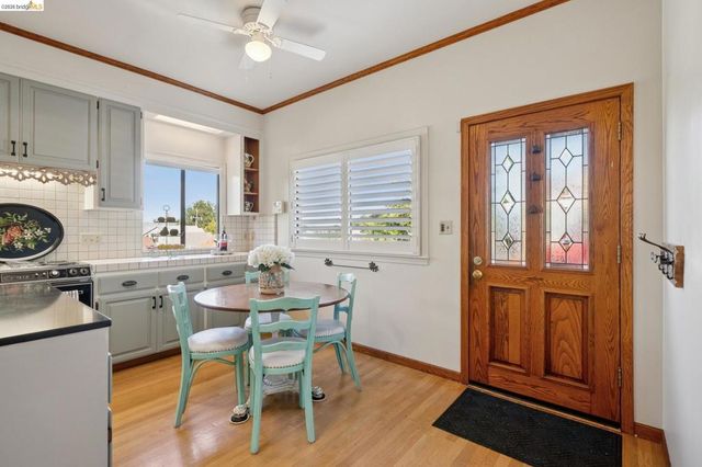 822 A St, Crockett, CA 94525