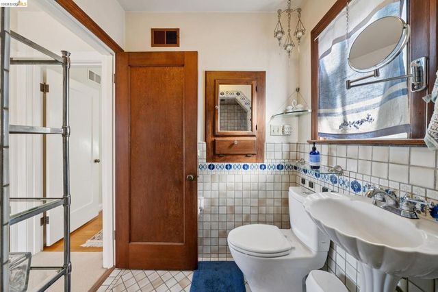 822 A St, Crockett, CA 94525