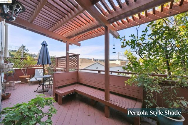 822 A St, Crockett, CA 94525