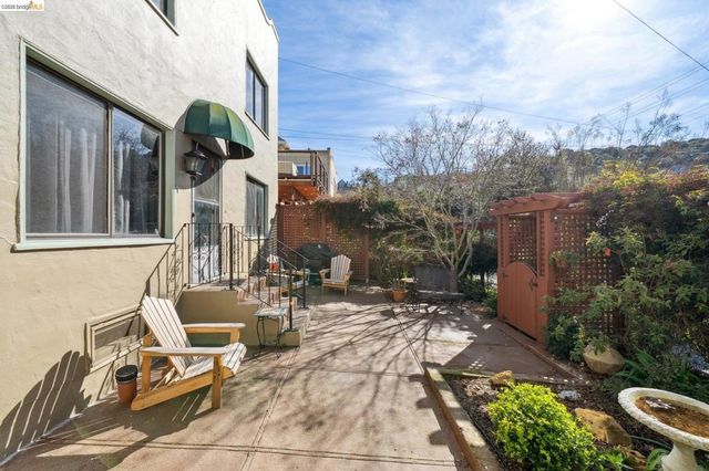 822 A St, Crockett, CA 94525