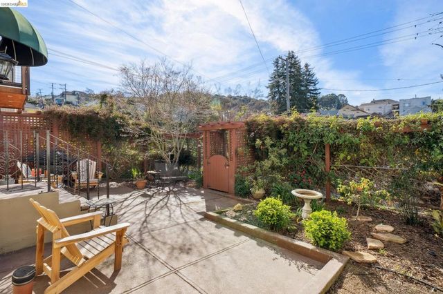 822 A St, Crockett, CA 94525
