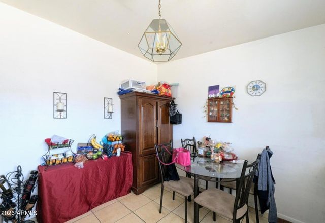 2210 W HEATHERBRAE Drive, Phoenix, AZ 85015