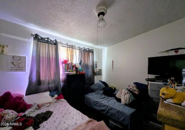 2210 W HEATHERBRAE Drive, Phoenix, AZ 85015