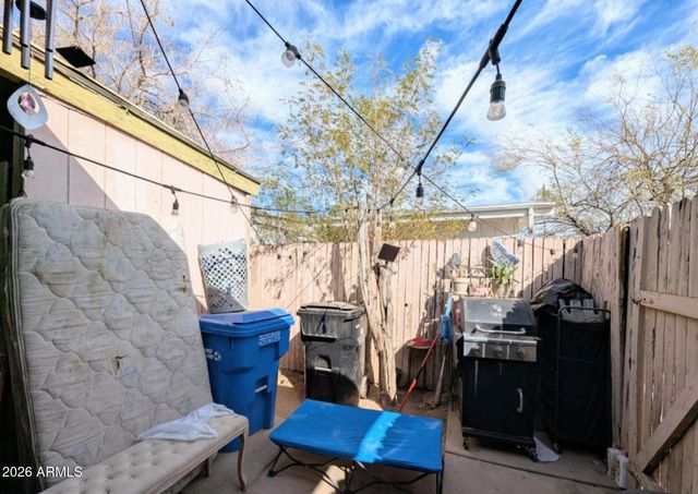 2210 W HEATHERBRAE Drive, Phoenix, AZ 85015