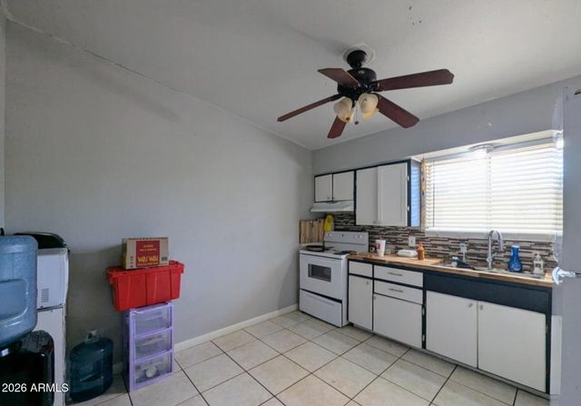 2210 W HEATHERBRAE Drive, Phoenix, AZ 85015