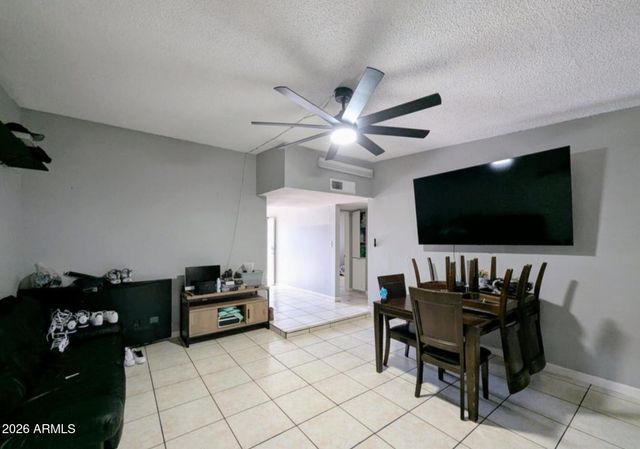 2210 W HEATHERBRAE Drive, Phoenix, AZ 85015
