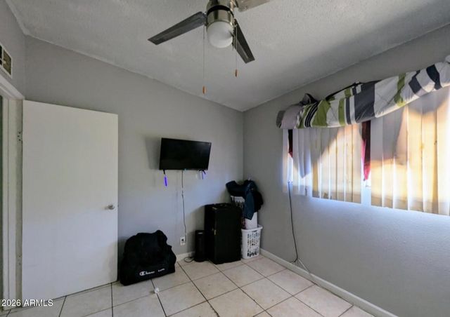 2210 W HEATHERBRAE Drive, Phoenix, AZ 85015