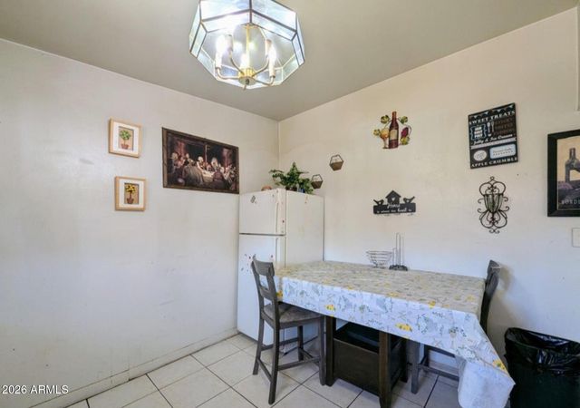 2210 W HEATHERBRAE Drive, Phoenix, AZ 85015