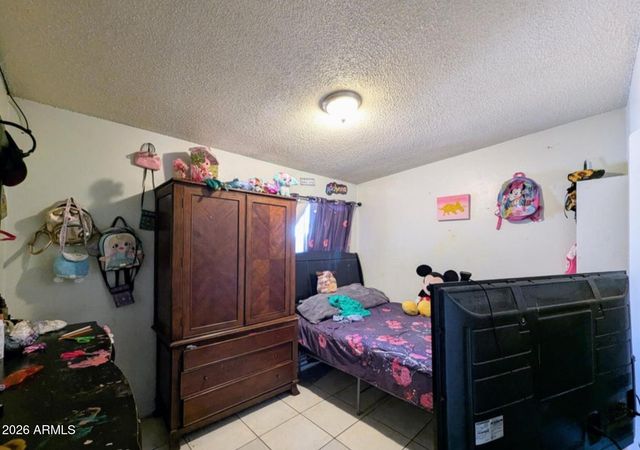 2210 W HEATHERBRAE Drive, Phoenix, AZ 85015