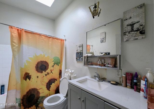 2210 W HEATHERBRAE Drive, Phoenix, AZ 85015
