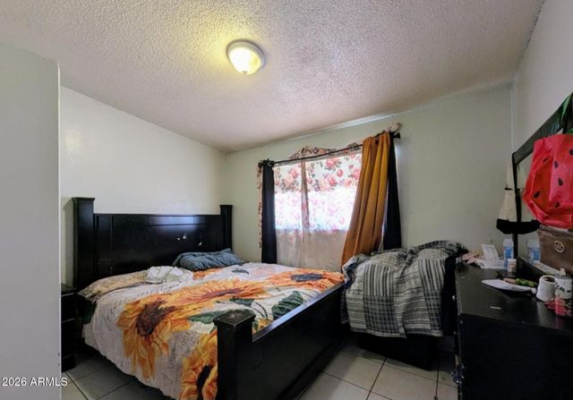 2210 W HEATHERBRAE Drive, Phoenix, AZ 85015