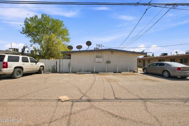 2210 W HEATHERBRAE Drive, Phoenix, AZ 85015