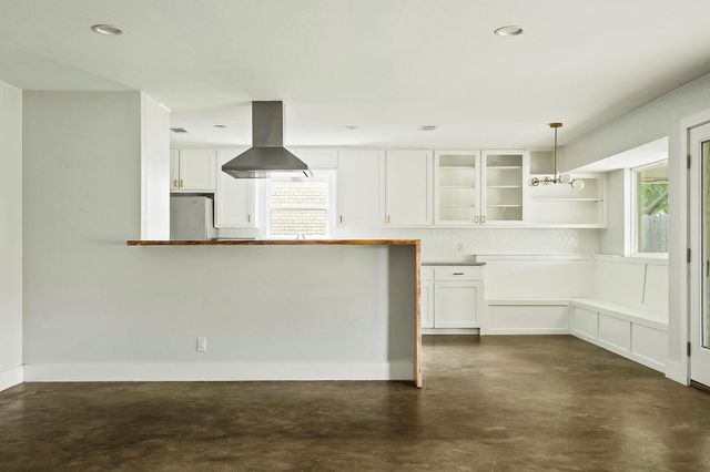 2513 Broken Oak DR, Austin, TX 78745