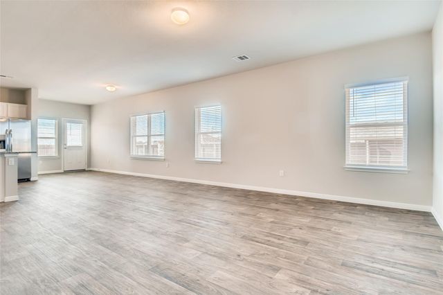 121 Freedom Park Ave, Liberty Hill, TX 78642