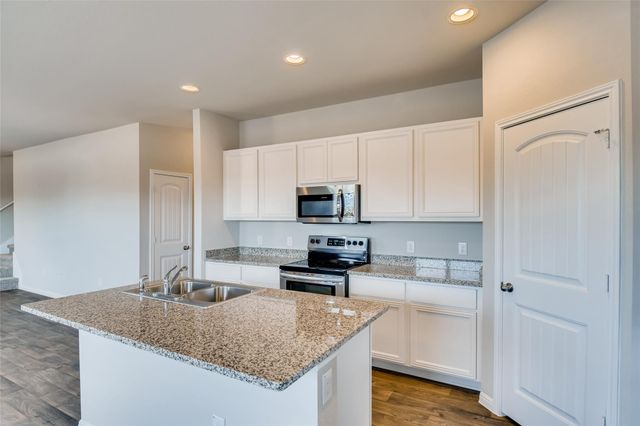 121 Freedom Park Ave, Liberty Hill, TX 78642