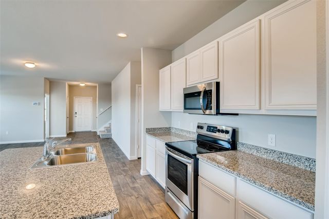 121 Freedom Park Ave, Liberty Hill, TX 78642