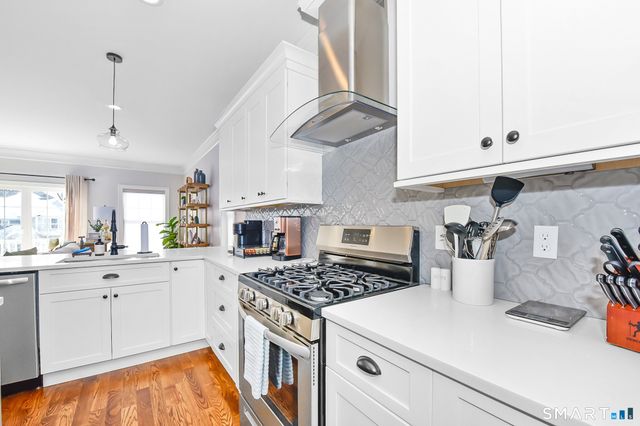 500 River Road 3, Shelton, CT 06484