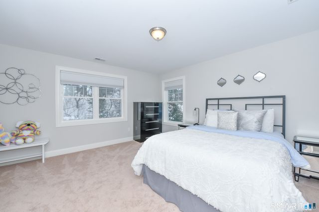 500 River Road 3, Shelton, CT 06484