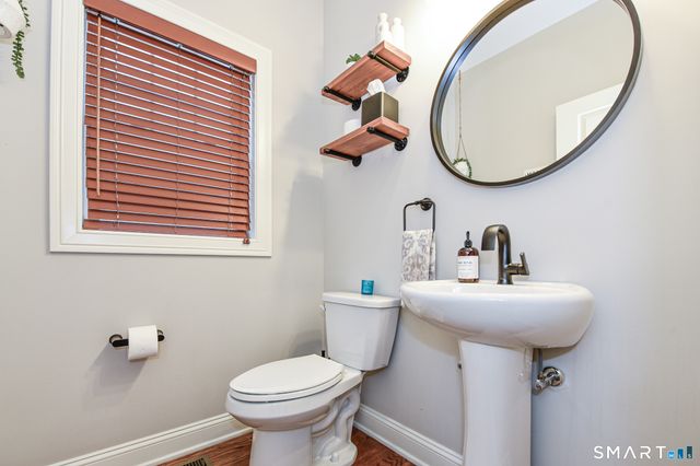 500 River Road 3, Shelton, CT 06484