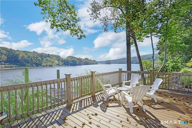 500 River Road 3, Shelton, CT 06484