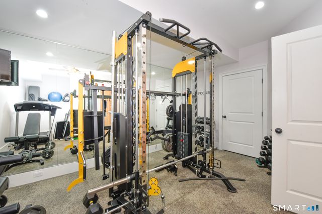 500 River Road 3, Shelton, CT 06484