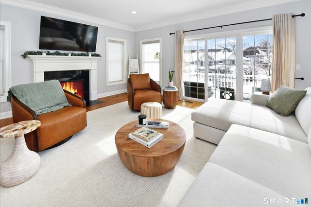 500 River Road 3, Shelton, CT 06484