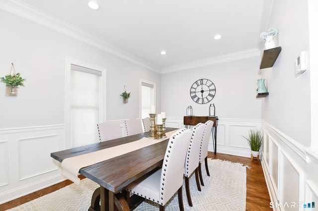 500 River Road 3, Shelton, CT 06484