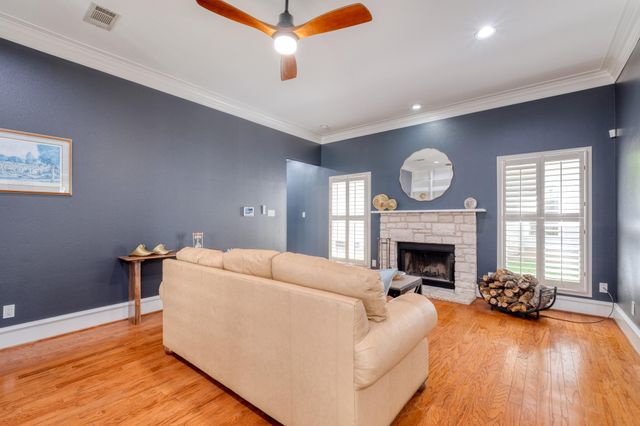 1204 W 39th ST, Austin, TX 78756