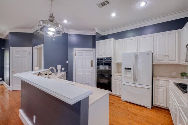 1204 W 39th ST, Austin, TX 78756
