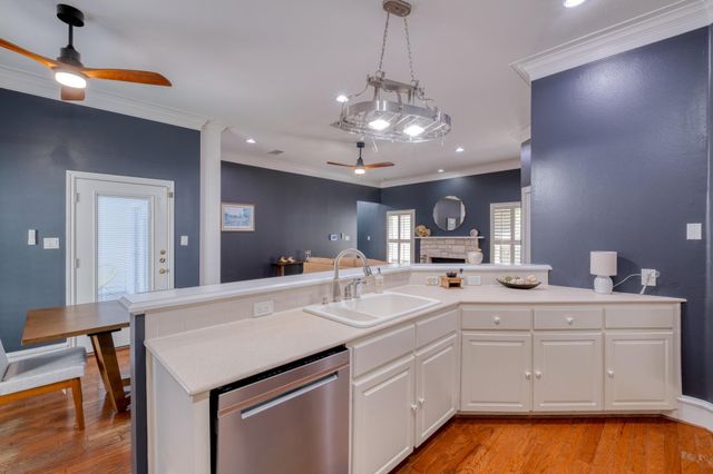 1204 W 39th ST, Austin, TX 78756