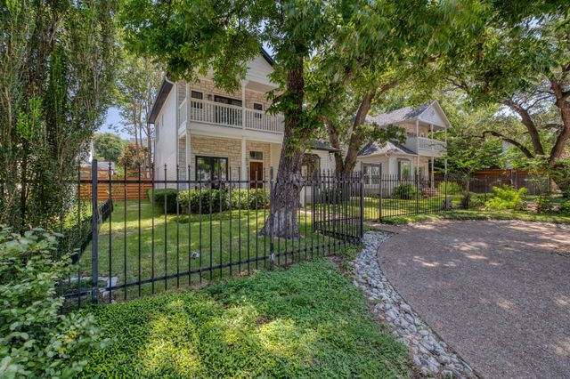 1204 W 39th ST, Austin, TX 78756