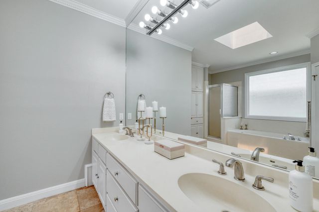 1204 W 39th ST, Austin, TX 78756
