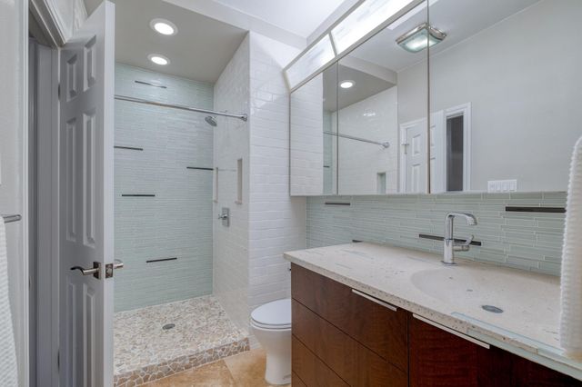 1204 W 39th ST, Austin, TX 78756