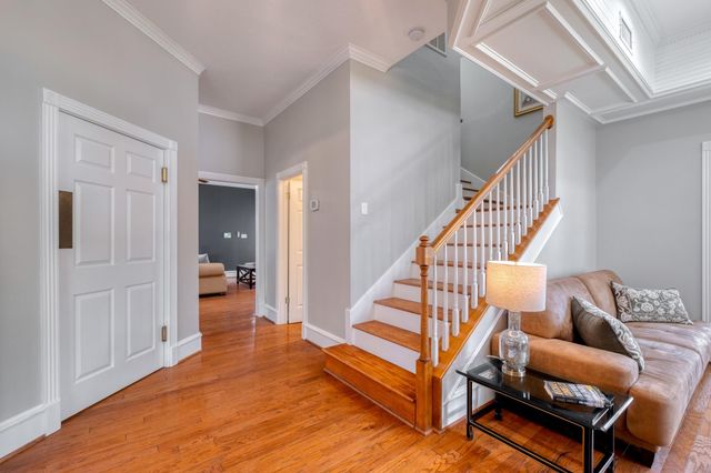 1204 W 39th ST, Austin, TX 78756