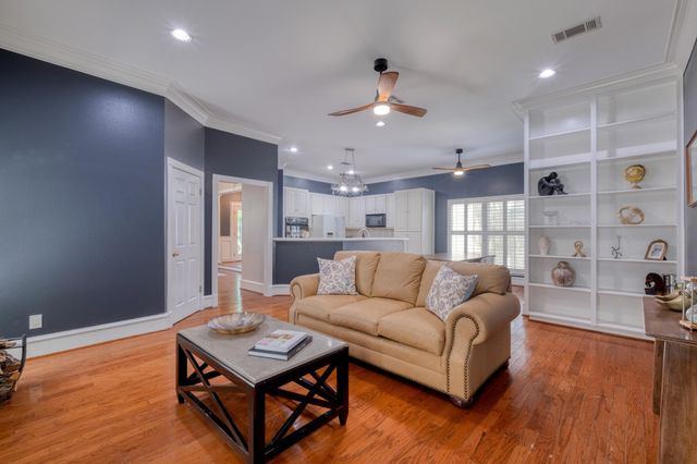 1204 W 39th ST, Austin, TX 78756