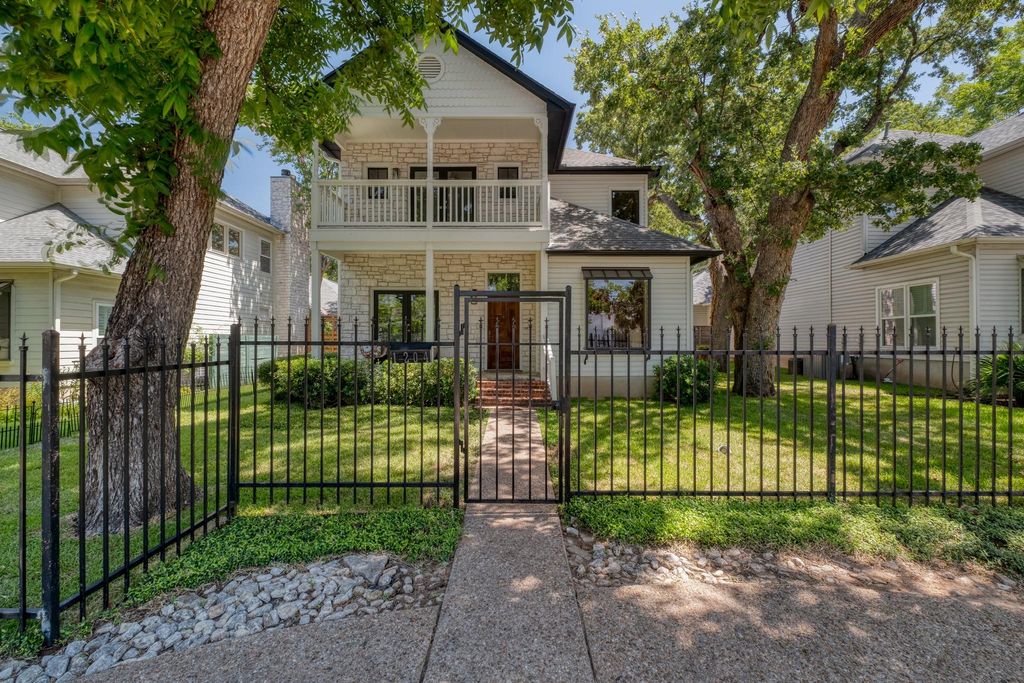 1204 W 39th ST, Austin, TX 78756