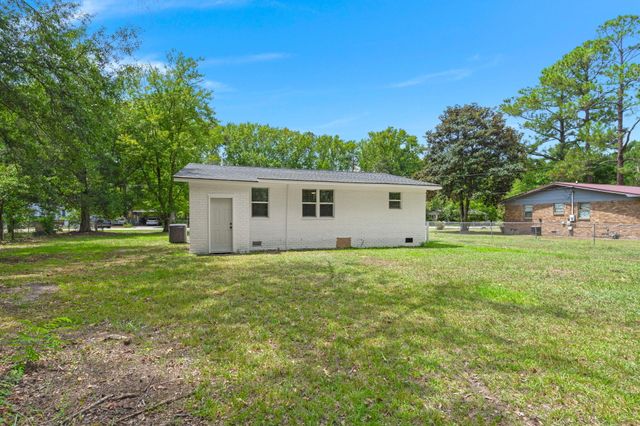 209 Grayson Street, Walterboro, SC 29488