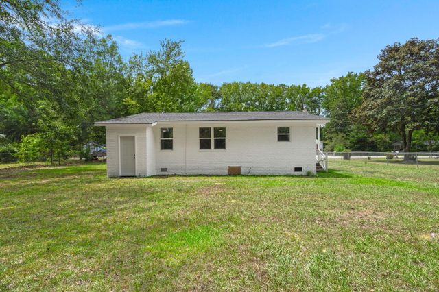 209 Grayson Street, Walterboro, SC 29488