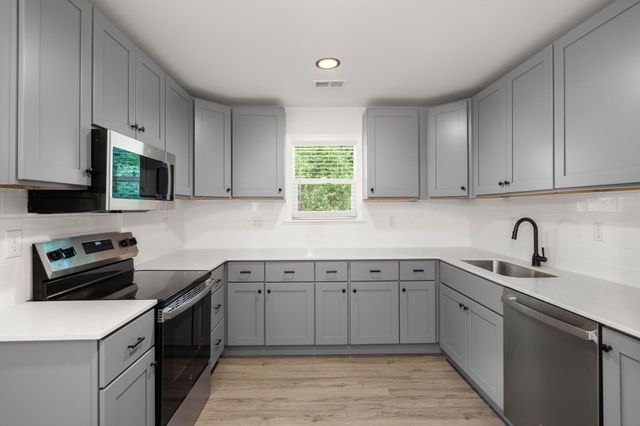 209 Grayson Street, Walterboro, SC 29488