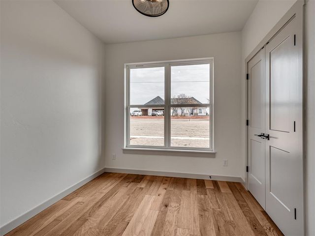 1208 Twin Oaks Drive, Blanchard, OK 73010