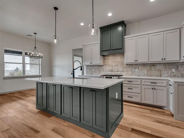 1208 Twin Oaks Drive, Blanchard, OK 73010