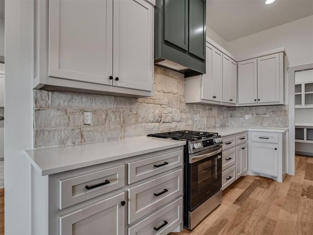 1208 Twin Oaks Drive, Blanchard, OK 73010