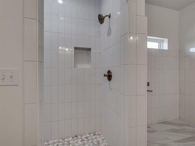 1208 Twin Oaks Drive, Blanchard, OK 73010