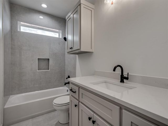 1208 Twin Oaks Drive, Blanchard, OK 73010